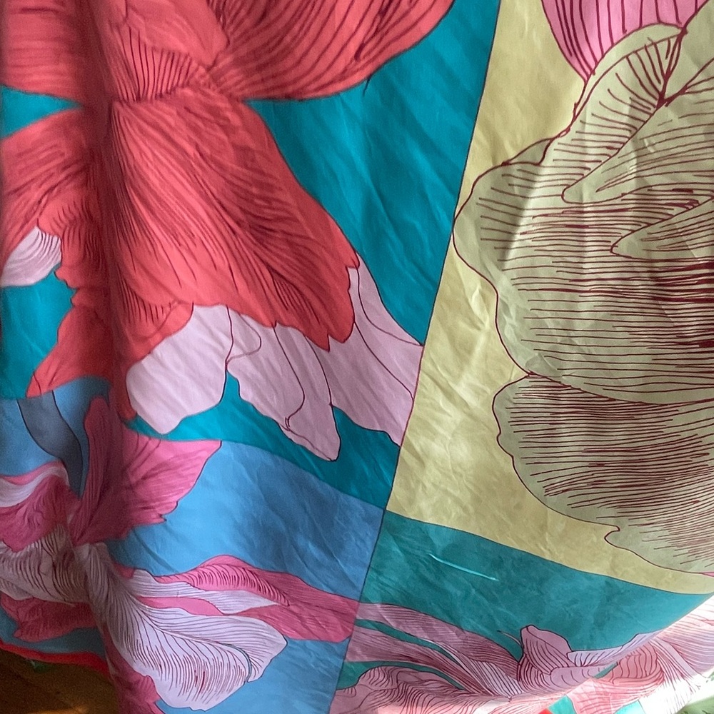 Hermès Stole Etude Pour Un Iris-Arc En Ciel silk scarf. - Picture 4 of 16